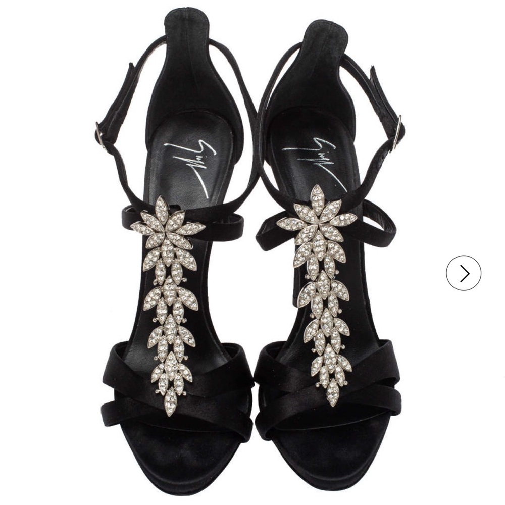 Giuseppe Zanotti Elegant Black Sandals with Crystal Embellishments